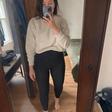 Customer mirror selfie in black bamboo-blend leggings